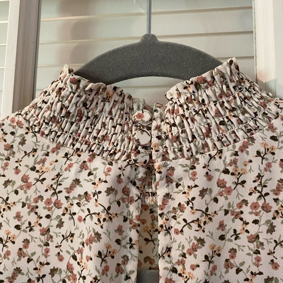 Floral shirt - Picture 3 of 3